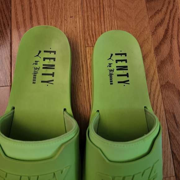 FENTY BY RHIANNA SLIDE SANDALS - Picture 3 of 7